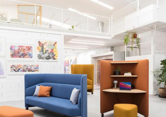 Офисный диван In Out от фабрики Andreu World image 1