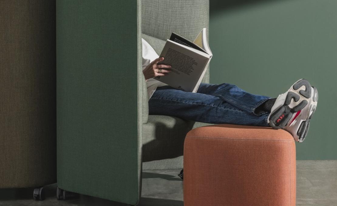 Офисный диван модель In Out от Andreu World