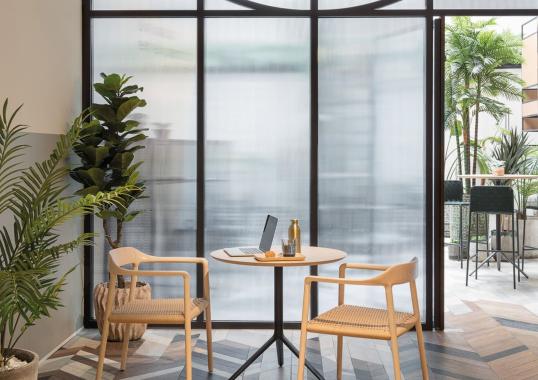 Стул Liceo от фабрики Andreu World image 3