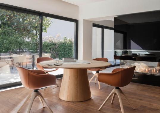 Конференц-стол Reverse Wood от Andreu World image 1