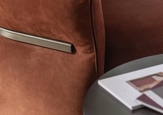 Кресло Madame Butterfly от фабрики Flou