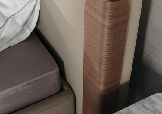 Кровать модель Monterosso от фабрики Meroni Colzani