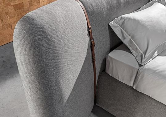 Кровать модель Anfiteatro от фабрики Meroni Colzani