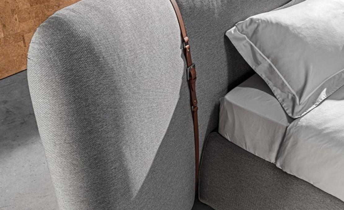 Кровать модель Anfiteatro от фабрики Meroni Colzani