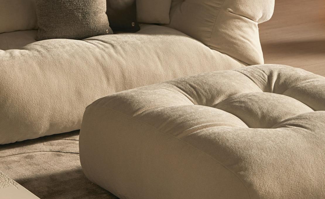 Диван модель Walker от фабрики Ipe Cavalli Visionnaire