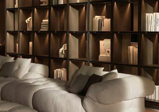 Диван модель Walker от фабрики Ipe Cavalli Visionnaire