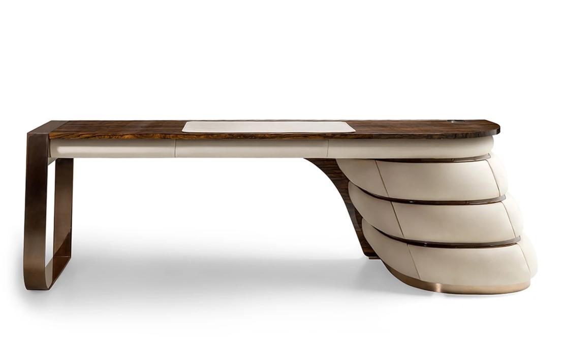 Письменный стол модель Arrakis от фабрики Ipe Cavalli Visionnaire