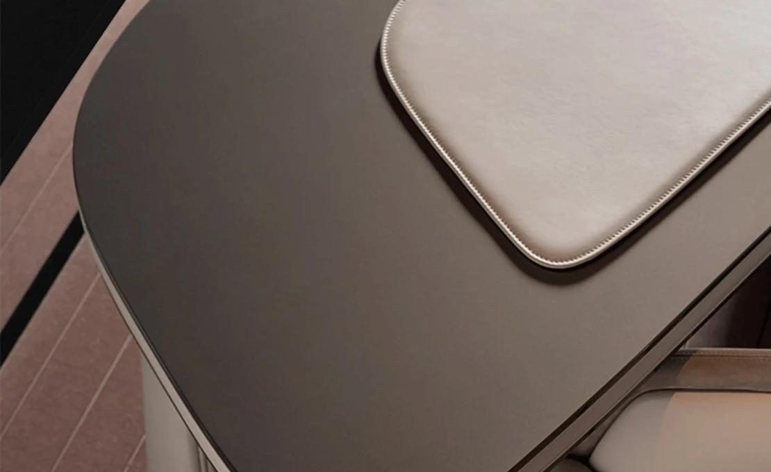 Письменный стол модель Ambassador от фабрики Ipe Cavalli Visionnaire