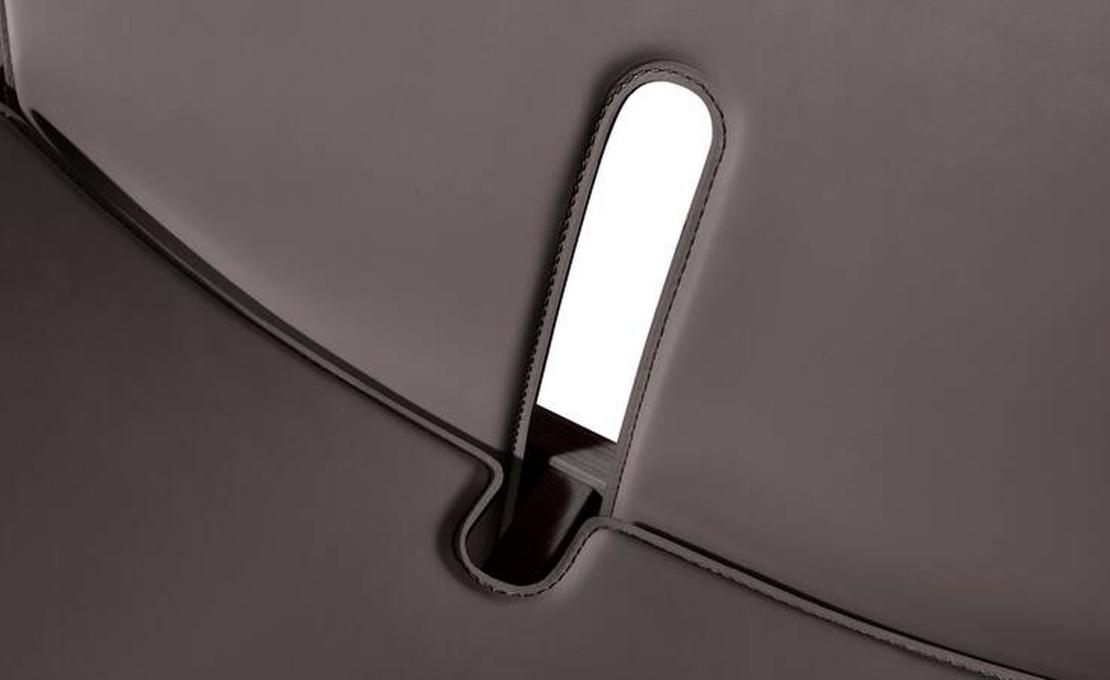 Кресло Scarpa 925 фабрики Cassina — дизайн Афры и Тобиа Скарпа