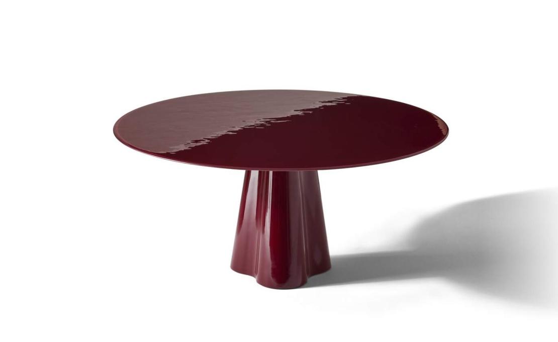 Круглый стол Treflo фабрики Cassina — дизайн Ронана Буруллека