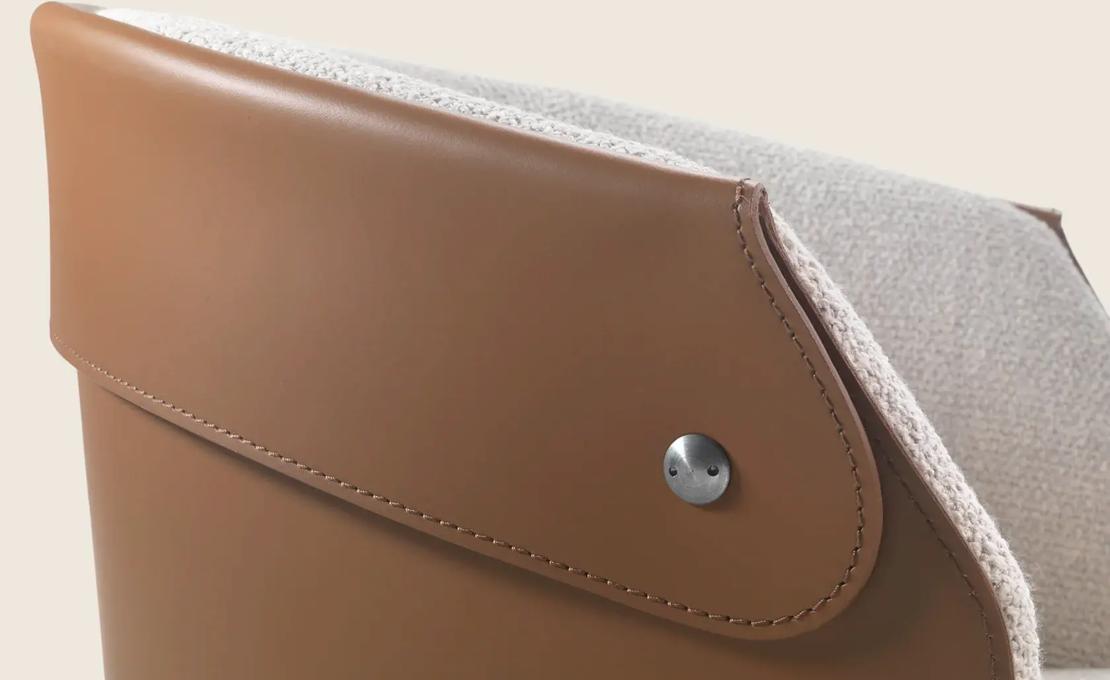 Стул‑кресло модель Ozzy от фабрики Flexform