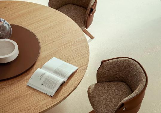 Стул‑кресло модель Ozzy от фабрики Flexform