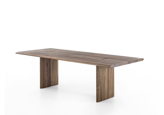 Стол обеденный модель INCASTRO от Riva 1920 — дизайн Authentic Design