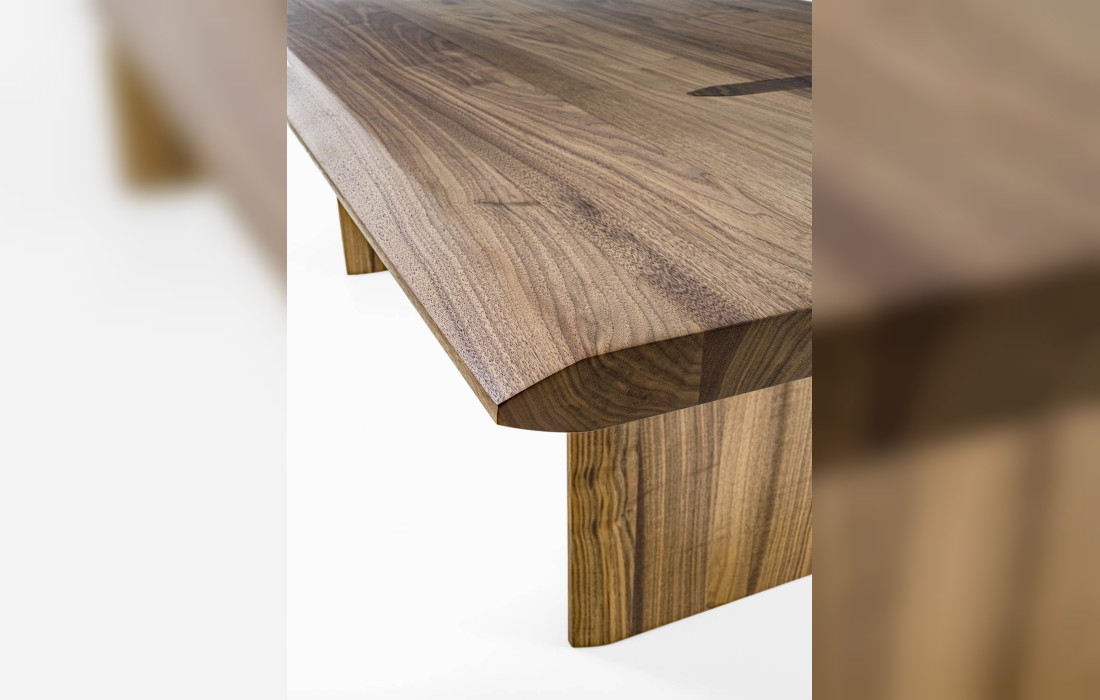 Стол обеденный модель INCASTRO от Riva 1920 — дизайн Authentic Design