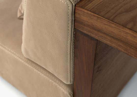 Диван FUR NATURE от Riva 1920 — дизайнер Джейми Дьюри