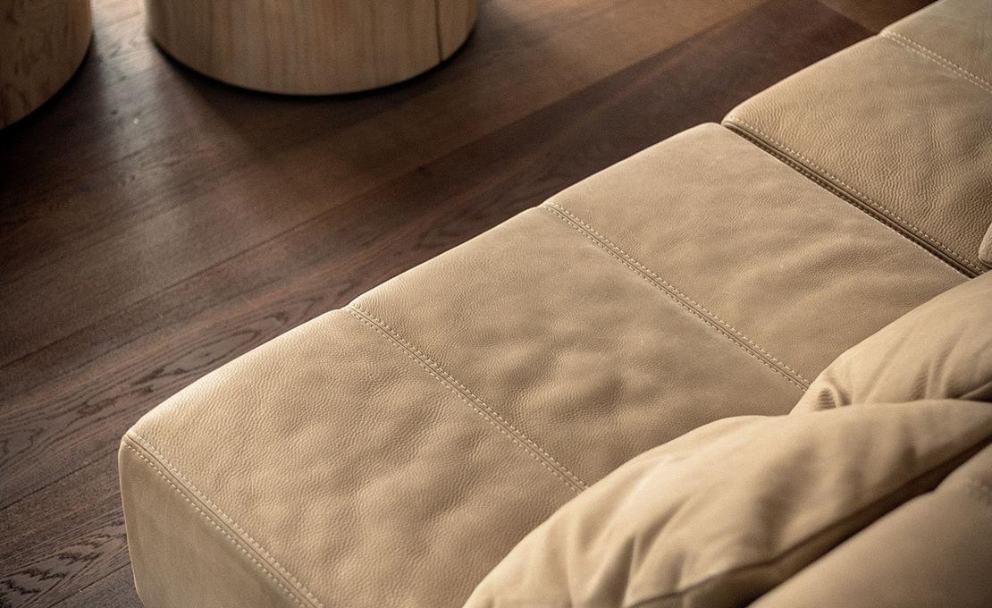 Диван FUR NATURE от Riva 1920 — дизайнер Джейми Дьюри