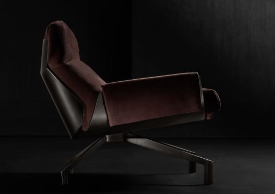 Кресло модель Club 57 фабрики Henge