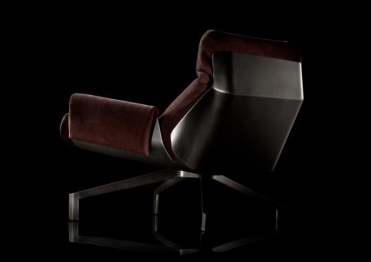 Кресло модель Club 57 фабрики Henge