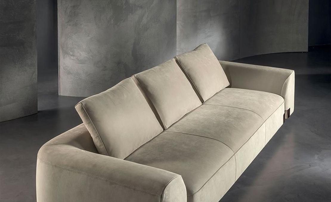 Диван модель Arnold фабрики Longhi