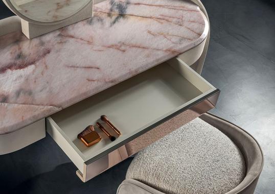 Туалетный стол модель Zelda от фабрики Longhi