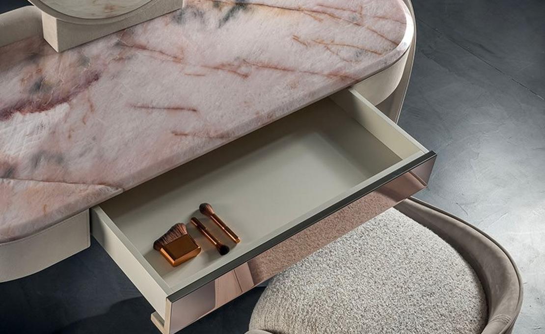 Туалетный стол модель Zelda от фабрики Longhi