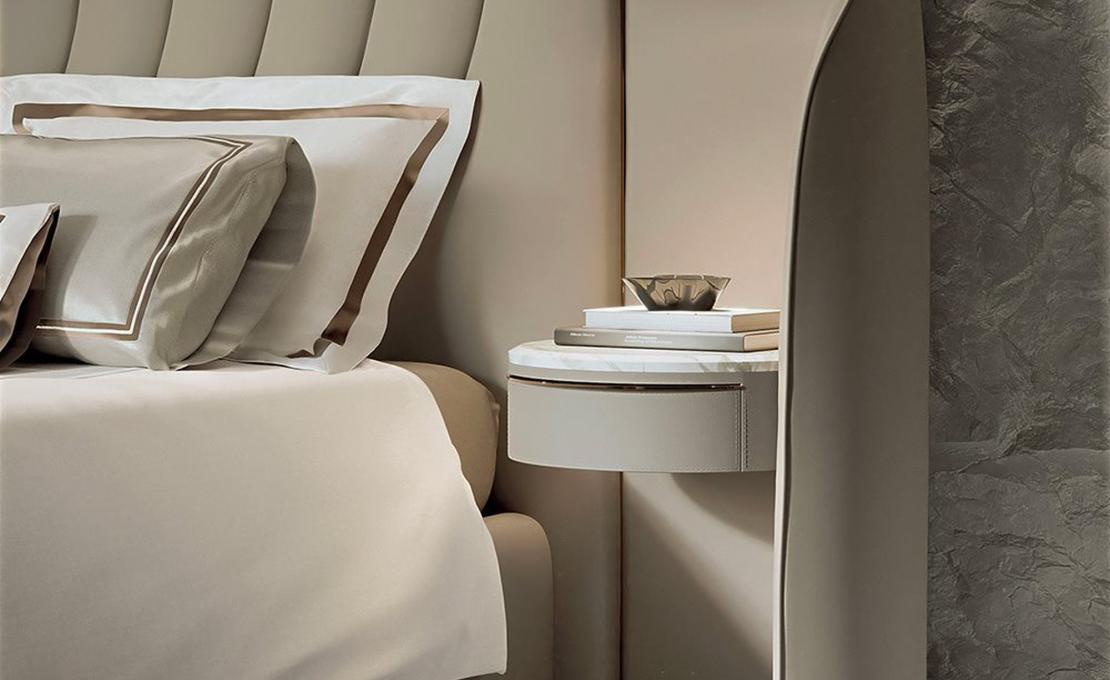 Кровать модель Adele фабрики Longhi