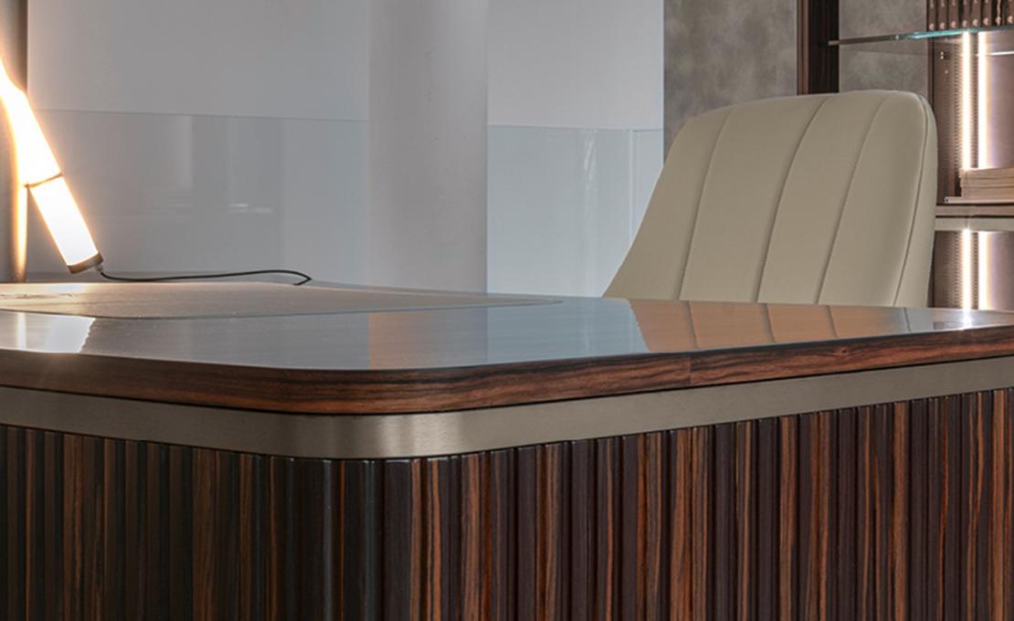 Письменный стол модель Luxor от фабрики Giorgio Collection