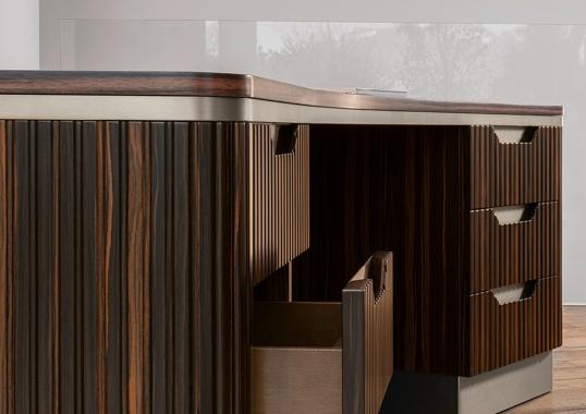 Письменный стол модель Luxor от фабрики Giorgio Collection