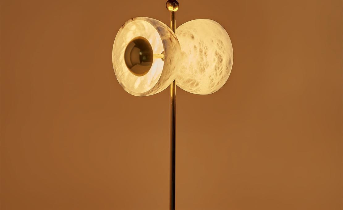 Настольная лампа от фабрики Matlight Milano модель Butterfly