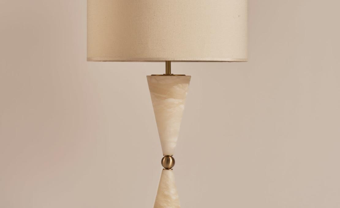 Настольная лампа от фабрики Matlight Milano модель Silhouette