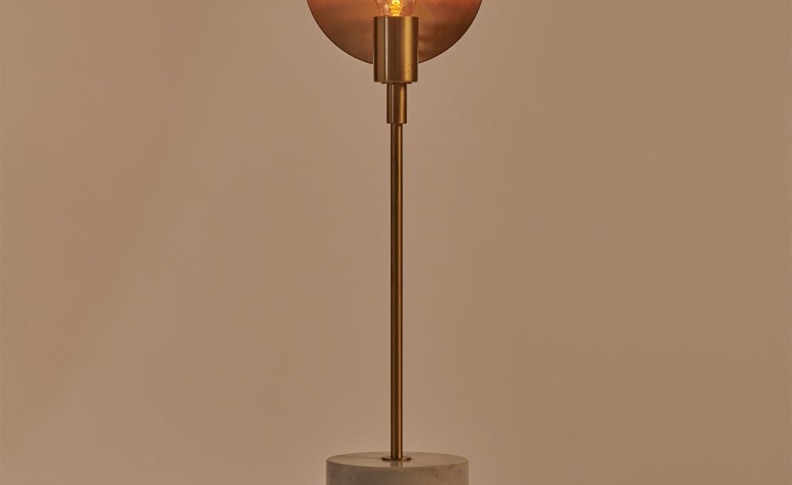 Настольная лампа от фабрики Matlight Milano модель Essential Vanessa