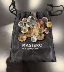 Фотографии образцов отделок и возможных цветов фабрики Masiero