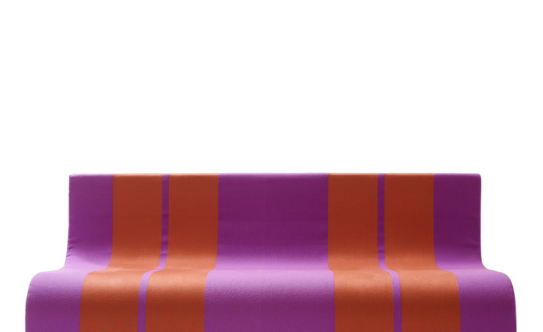 Диван от фабрики Poltronova модель Sofo Purple and Red