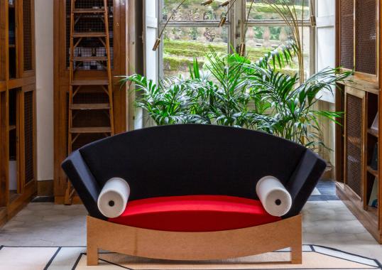 Диван от фабрики Poltronova модель Mitzi 