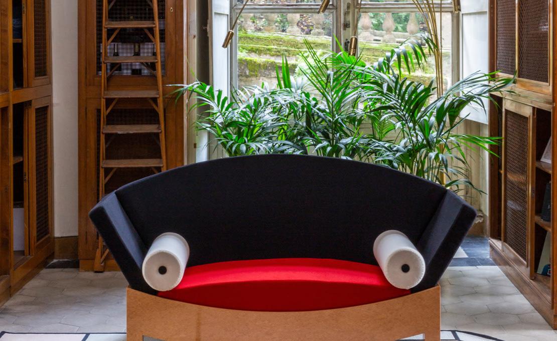 Диван от фабрики Poltronova модель Mitzi 