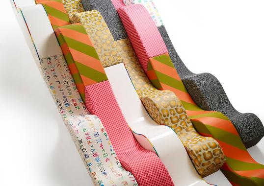 Диван от фабрики Poltronova модель Superonda Babele Decoded 