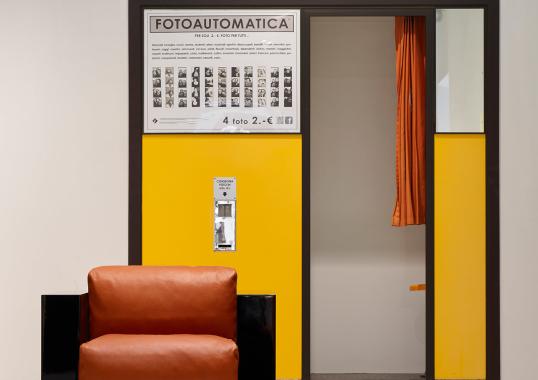 Кресло от фабрики Poltronova модель Saratoga Orange 