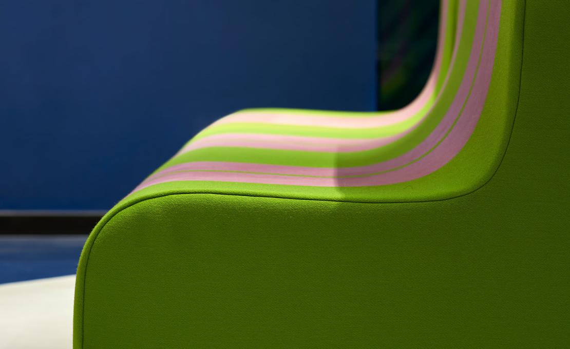 Кресло для отдыха от фабрики Poltronova модель Sofo Green and Pink