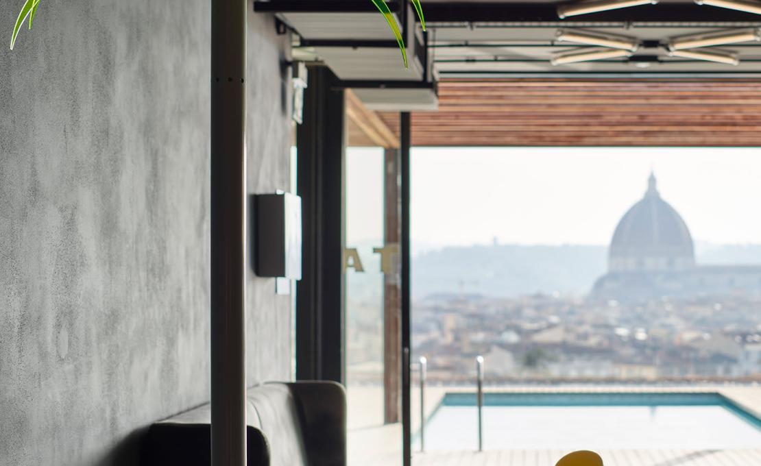 Настольная лампа от фабрики Poltronova модель «Желтая пассифлора»