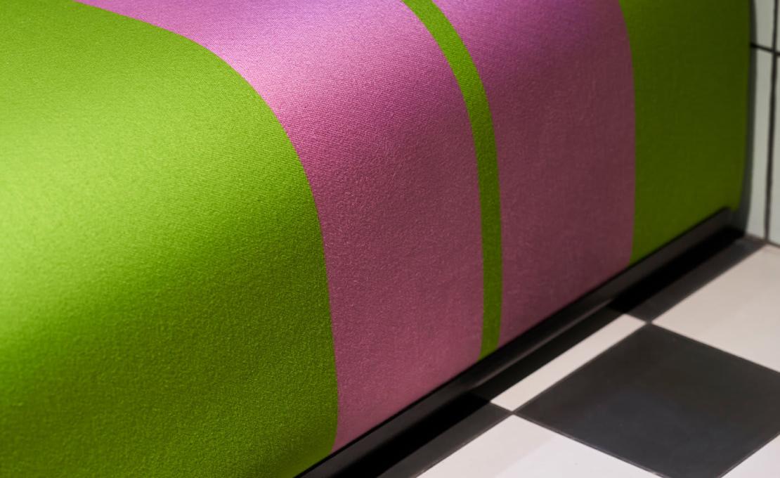 Кресло для отдыха от фабрики Poltronova модель Sofo Green and Pink