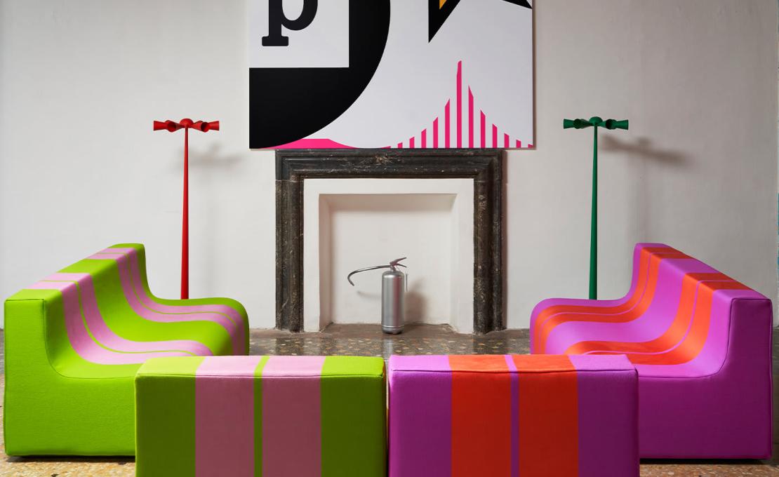 Кресло для отдыха от фабрики Poltronova модель Sofo Purple and Red