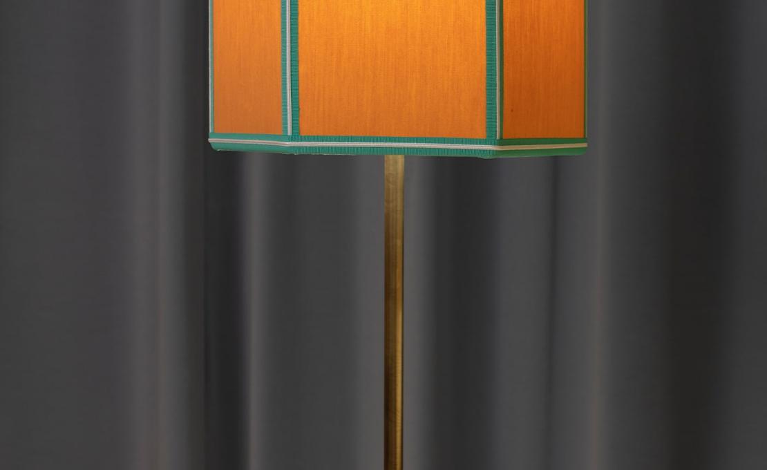 Настольная лампа от фабрики Servomuto модель Easy 