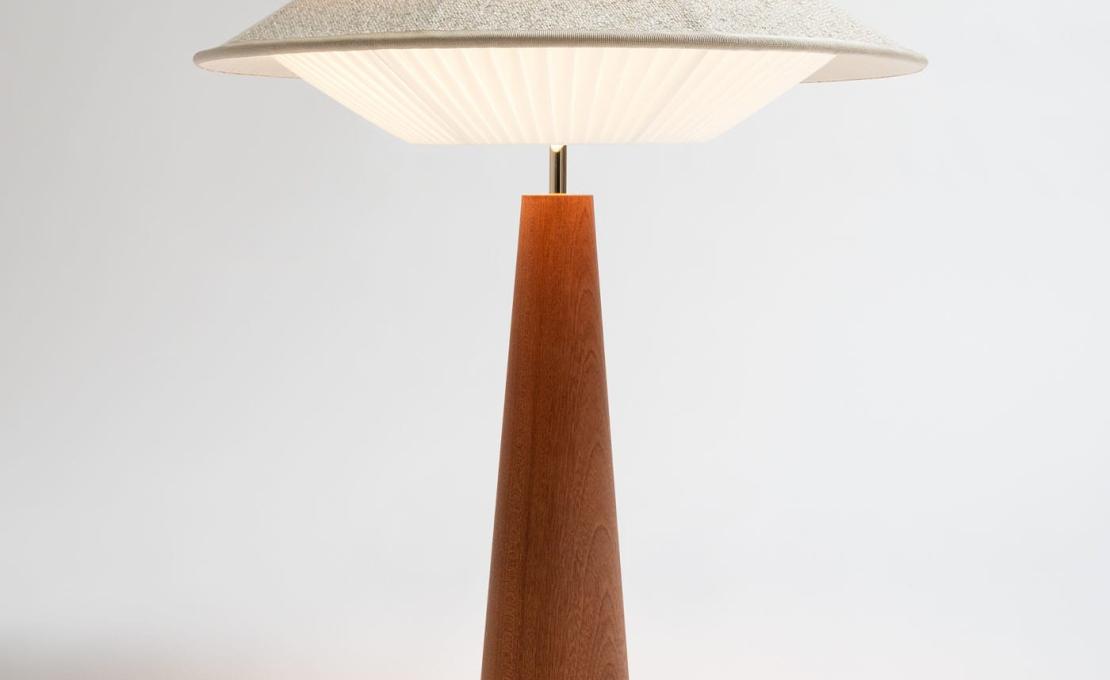 Настольная лампа от фабрики Servomuto модель Otto Ecrù