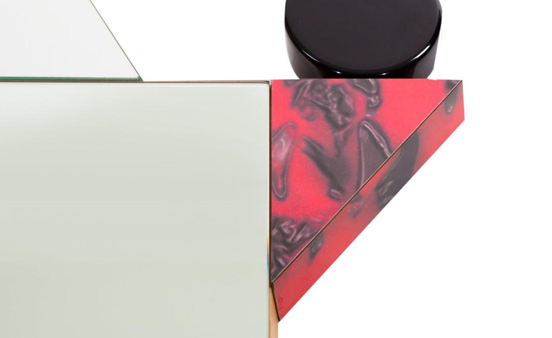 Зеркало от фабрики Memphis модель Diva 