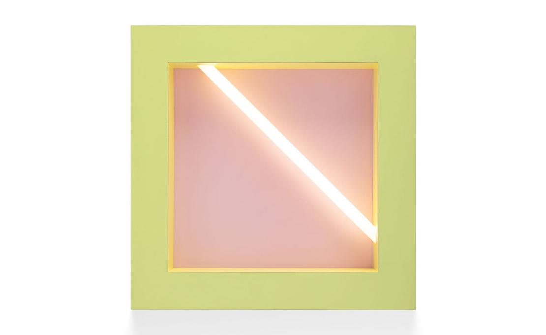 Настенный светильник от фабрики Memphis модель Negresco 