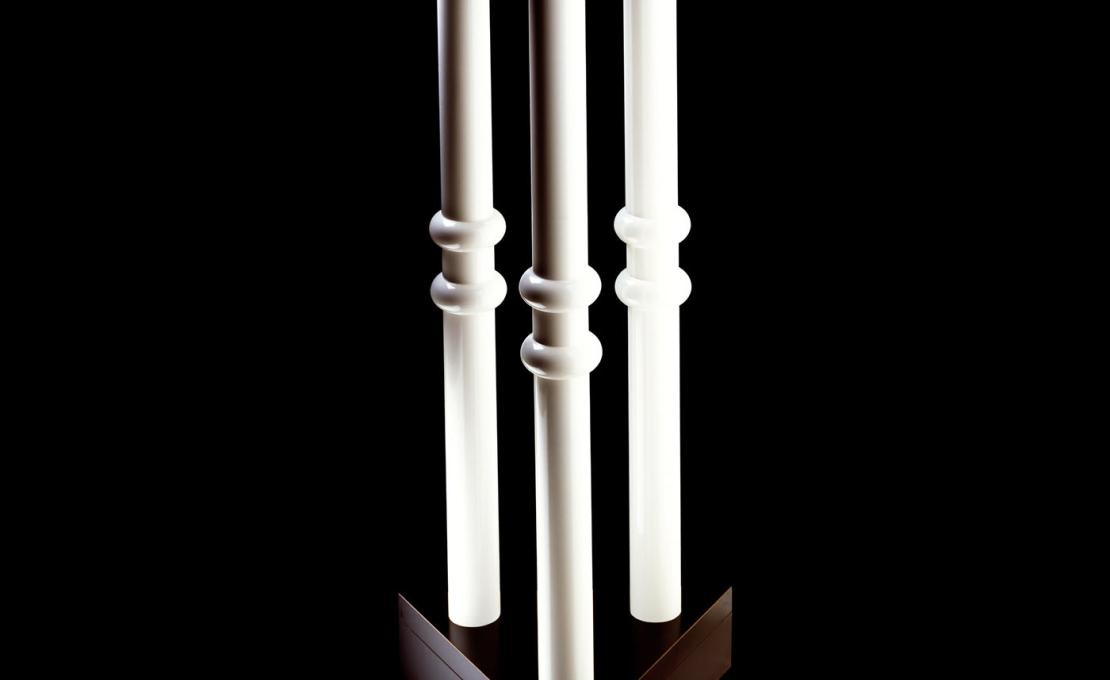 Журнальный столик от фабрики Memphis модель Bombay 