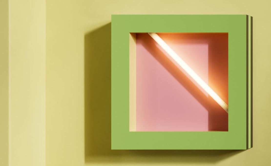 Настенный светильник от фабрики Memphis модель Negresco 