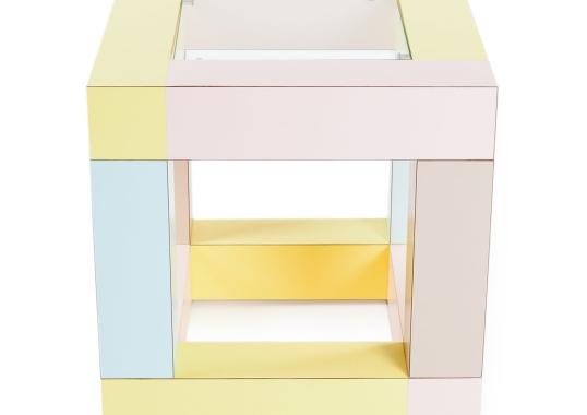 Журнальный столик от фабрики Memphis модель Mimosa 