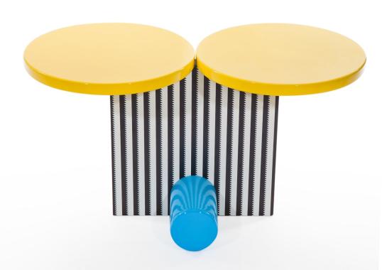 Журнальный столик от фабрики Memphis модель Polar 