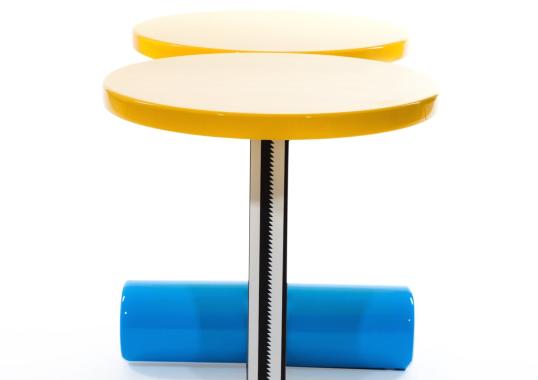 Журнальный столик от фабрики Memphis модель Polar 